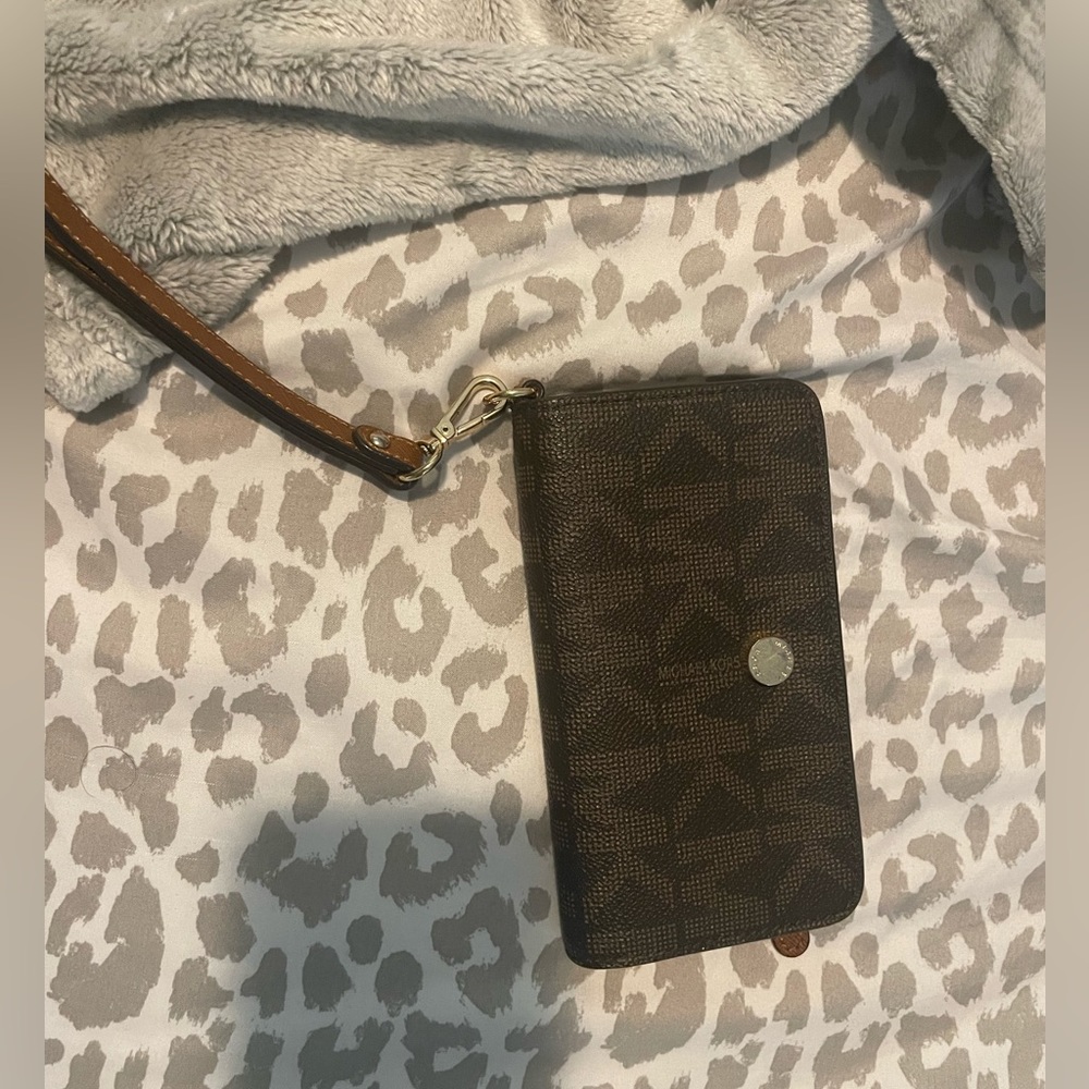 Michael Kors phone wallet wristlet